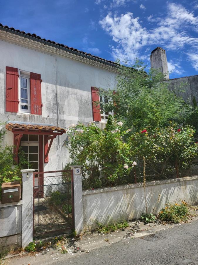 La Maison Rouge Paisible Maison De Pays Saujon Exterior photo